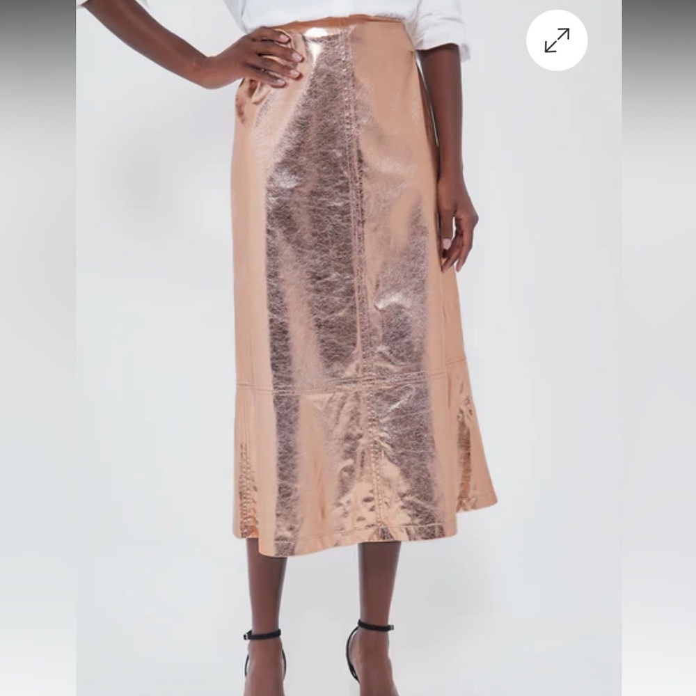 TUCKERNUCK X INDIA HICKS
Gold Metallic London Skirt